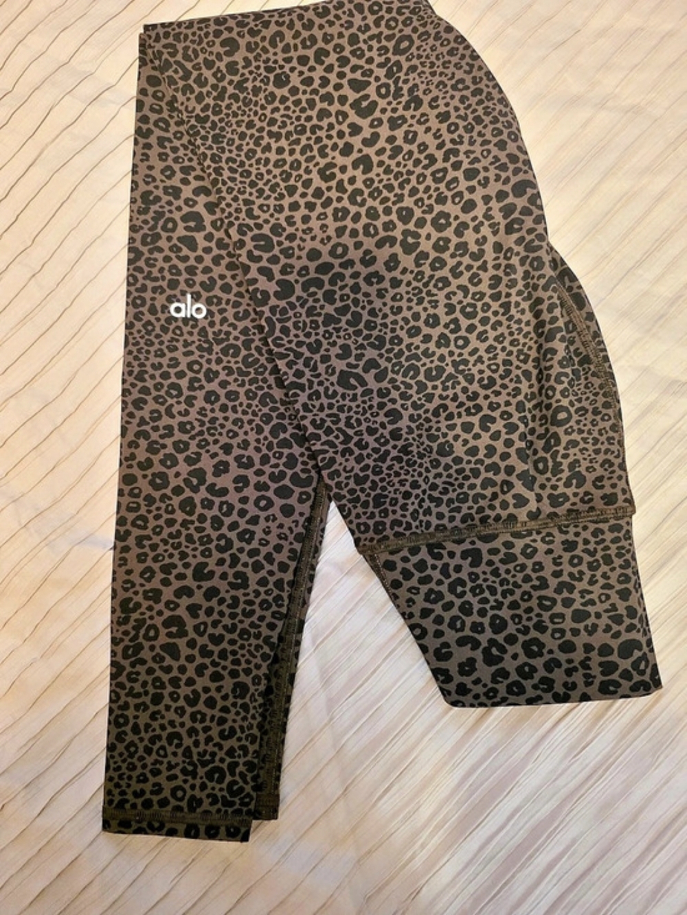Alo Leopard Print Leggings in Brown & Black Size XS Like New